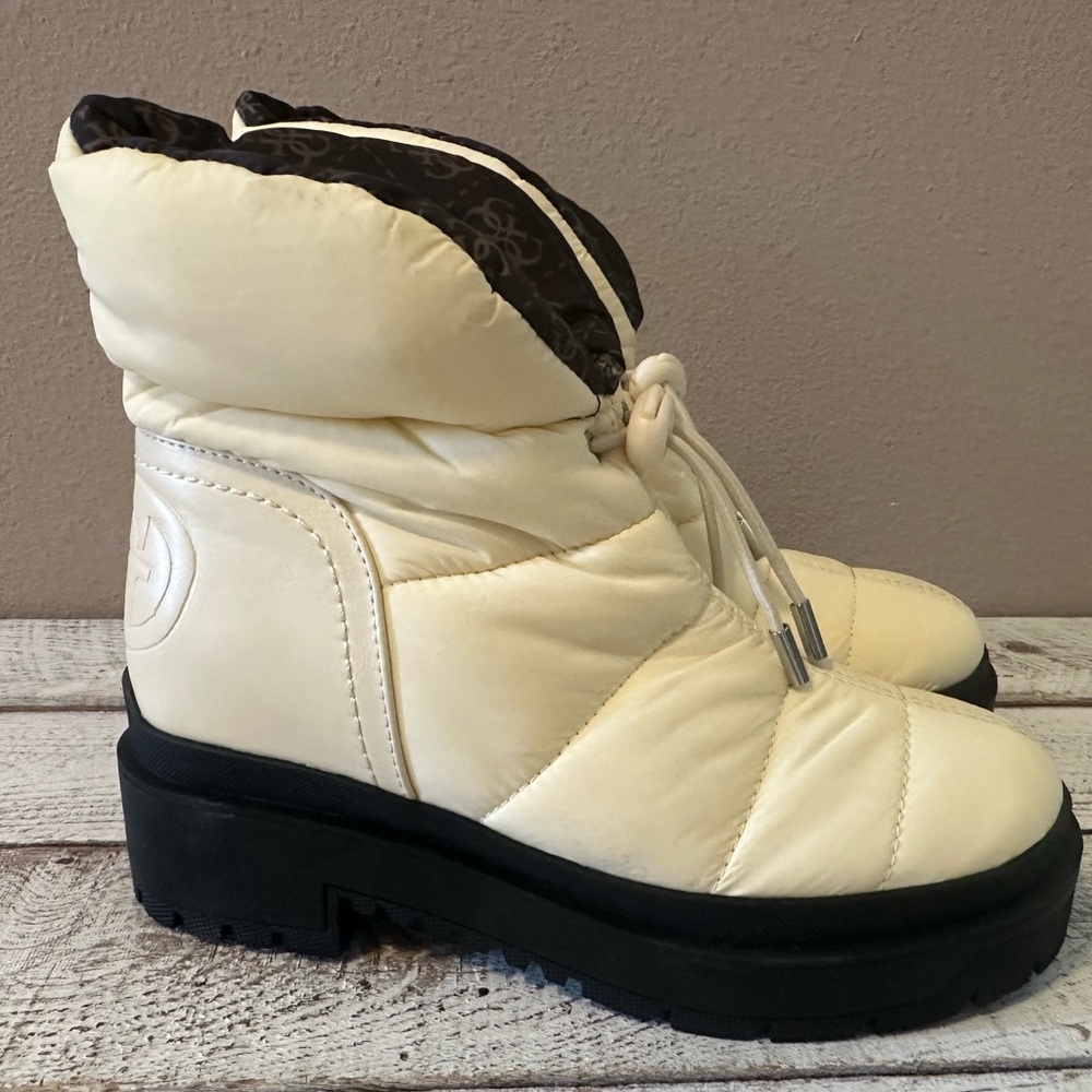 Guess Leeda2 Logo Winter Ankle Boots - NIB